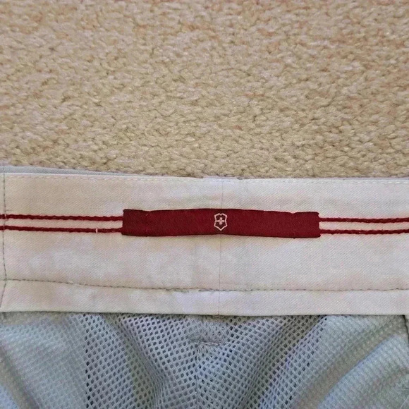 Men's Grey Shorts Victorinox Size 36 Active  Lightweight Golf - Picture 4 of 16